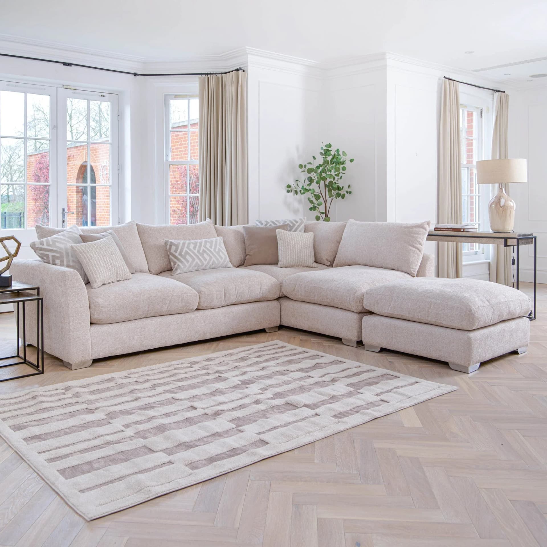 Corner Sofa for Open-Plan Living – Modern Solutions by Msofas