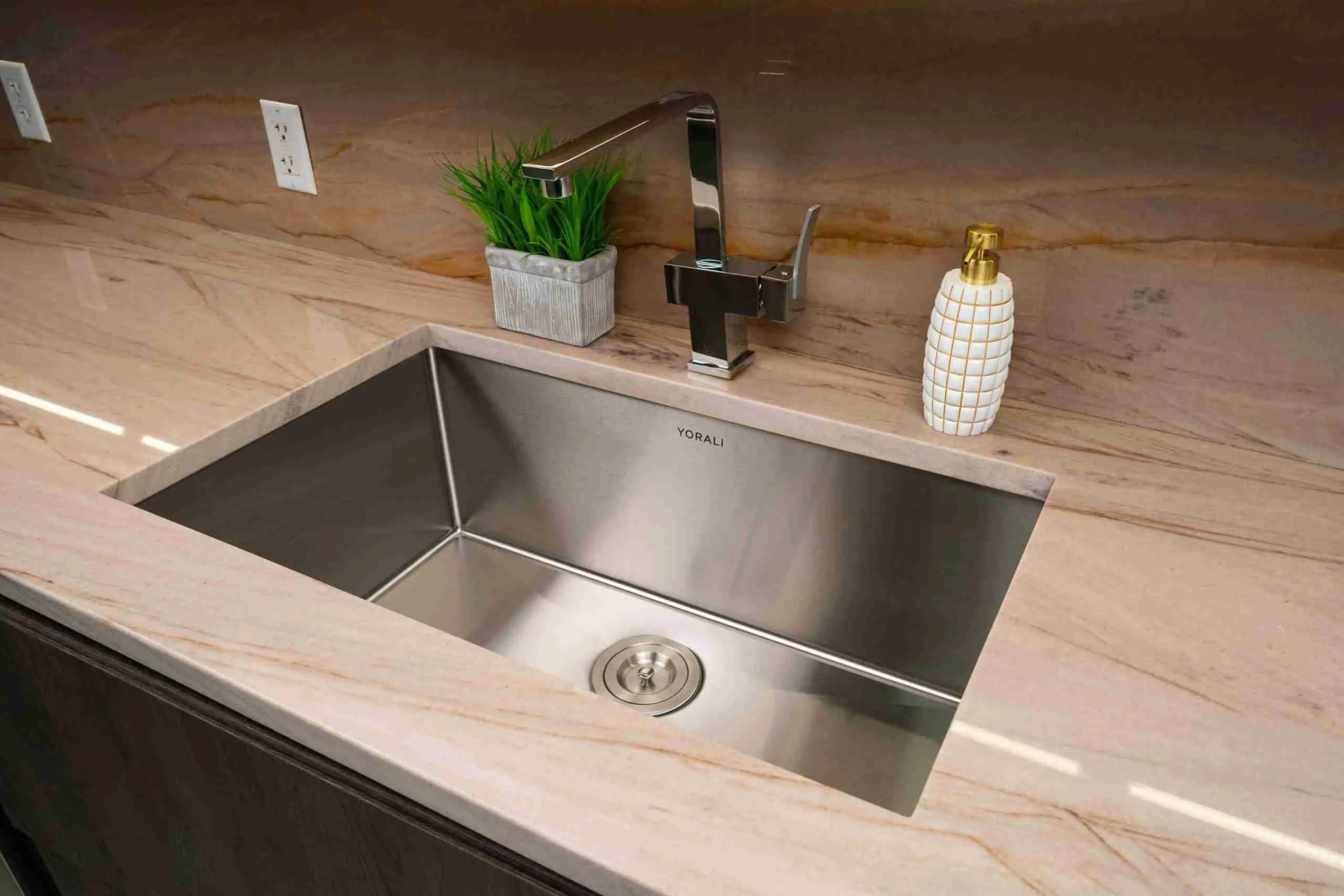 Modern style engineering in stainless steel craftsmanship