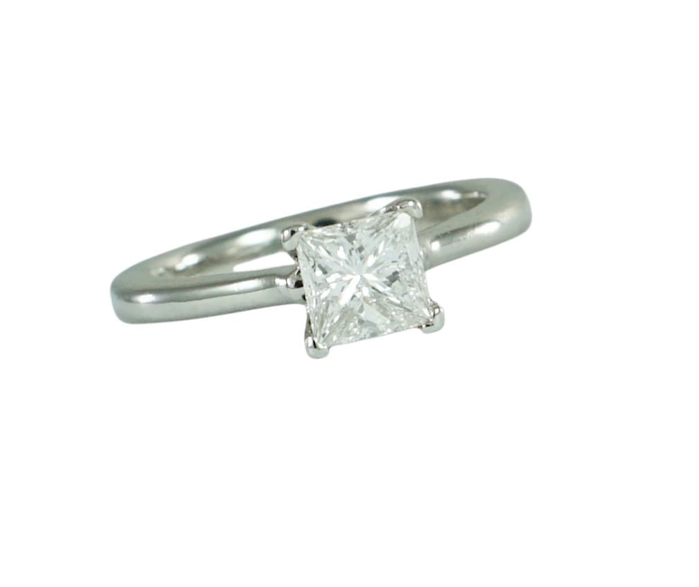 Lab grown vs natural diamond: Making the Perfect Ring Choice