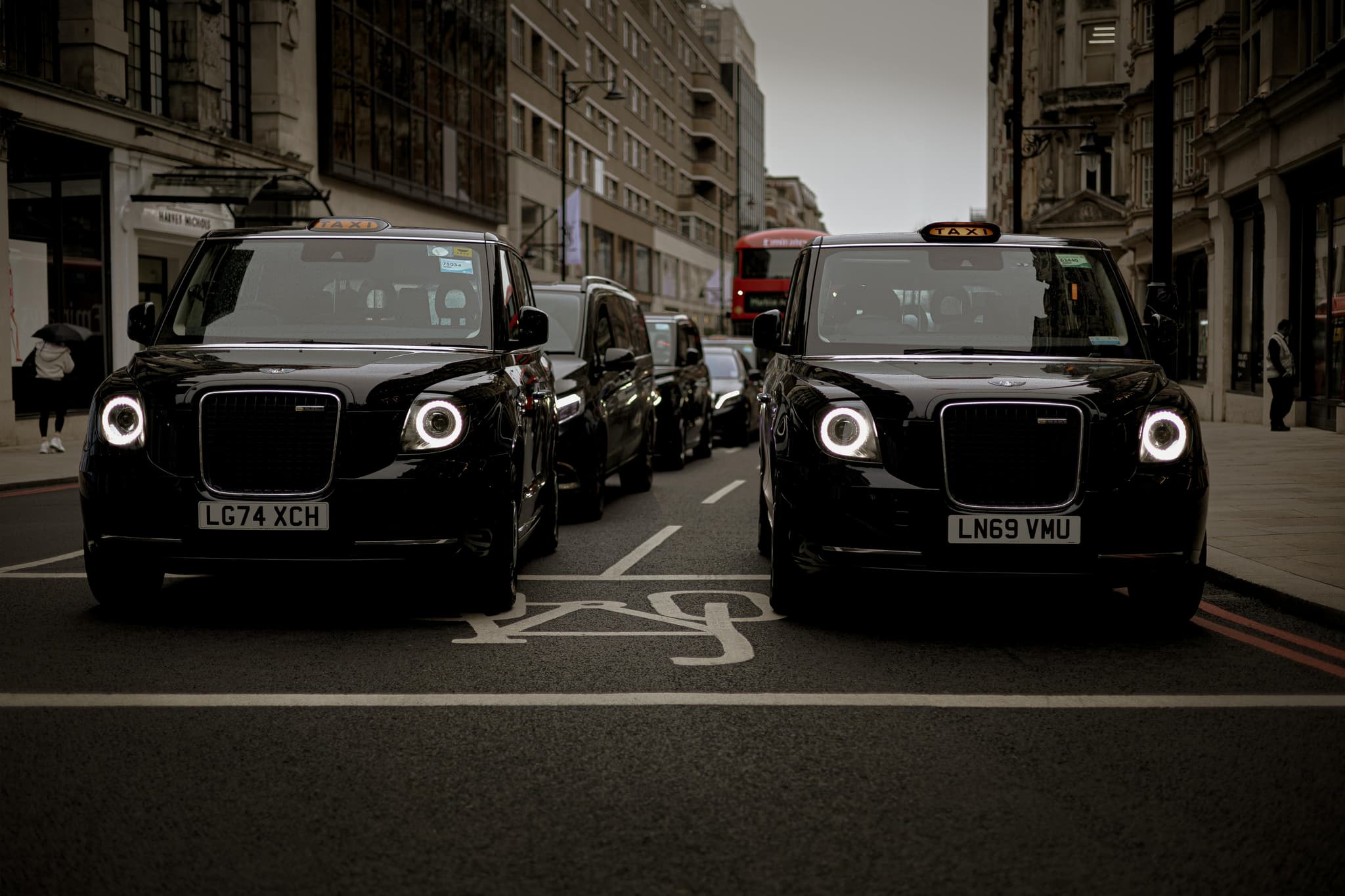 Brooklands Minicabs for Local &amp; Business Journeys