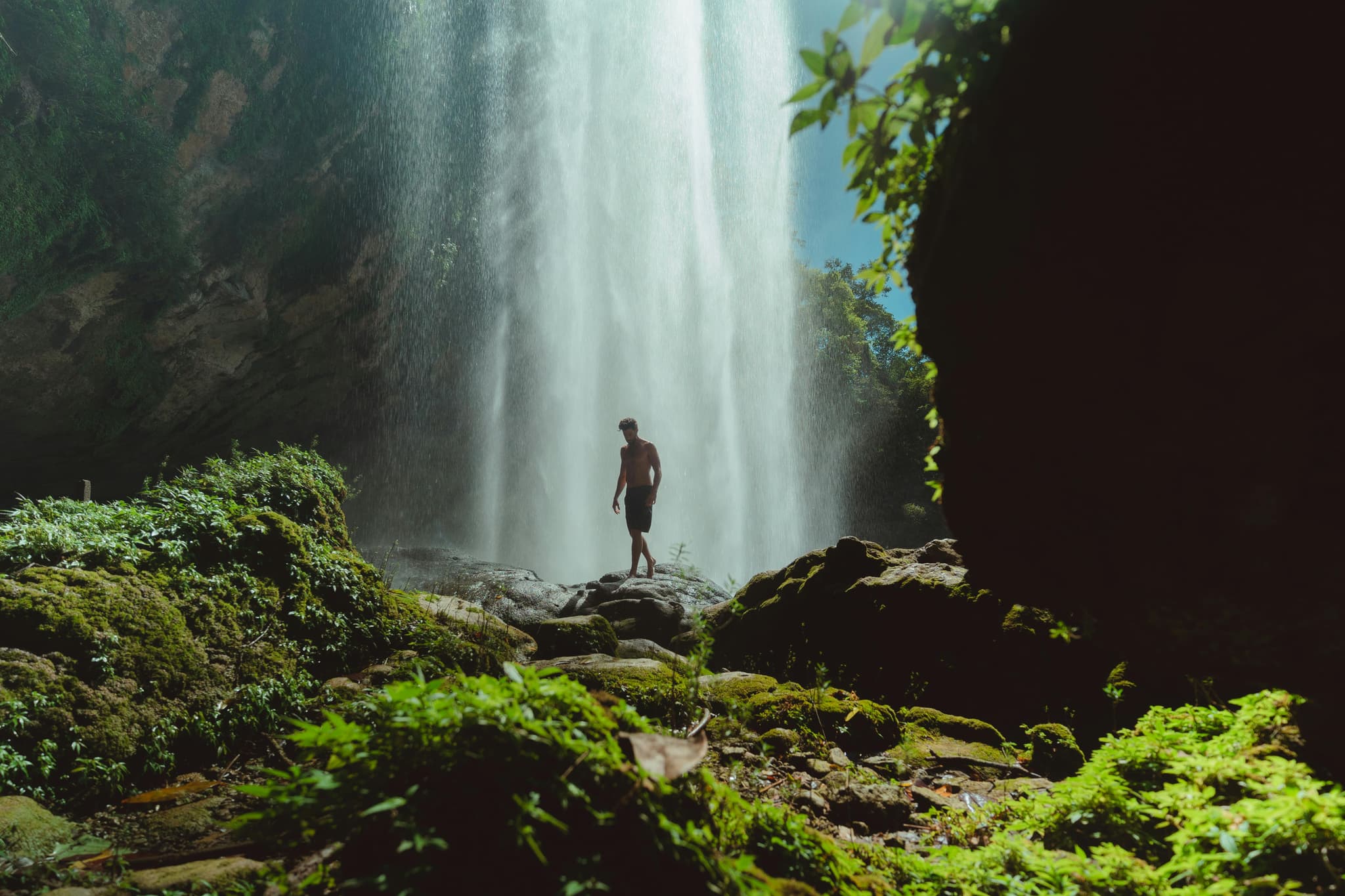 Experiencing the Magic of Multnomah Falls Waterfall Without Parking Stress
