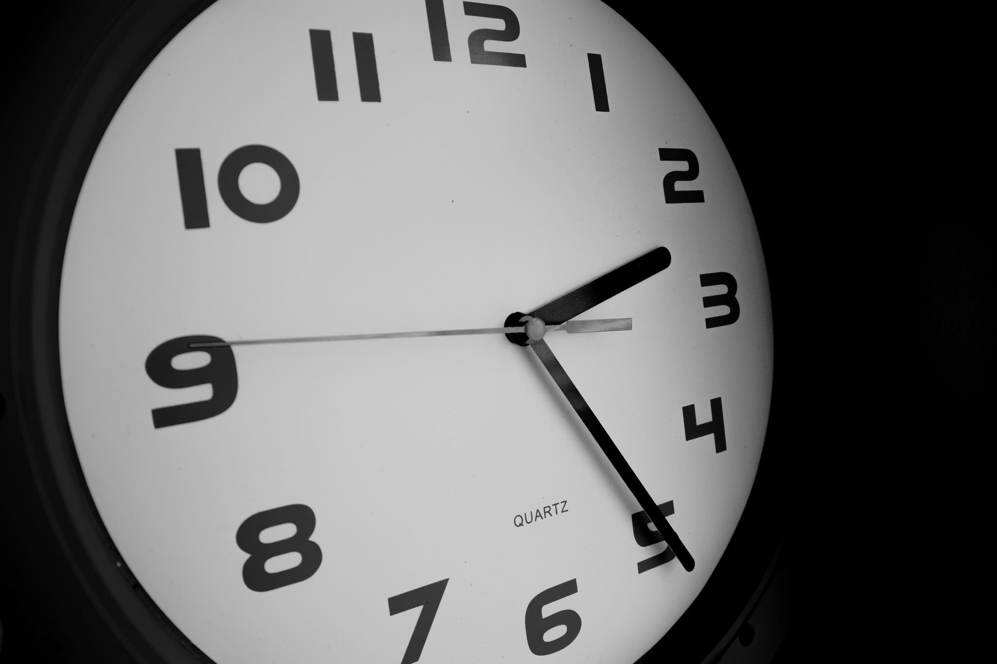 How to Spot a Genuine Rolex Wall Clock – Collector’s Tips