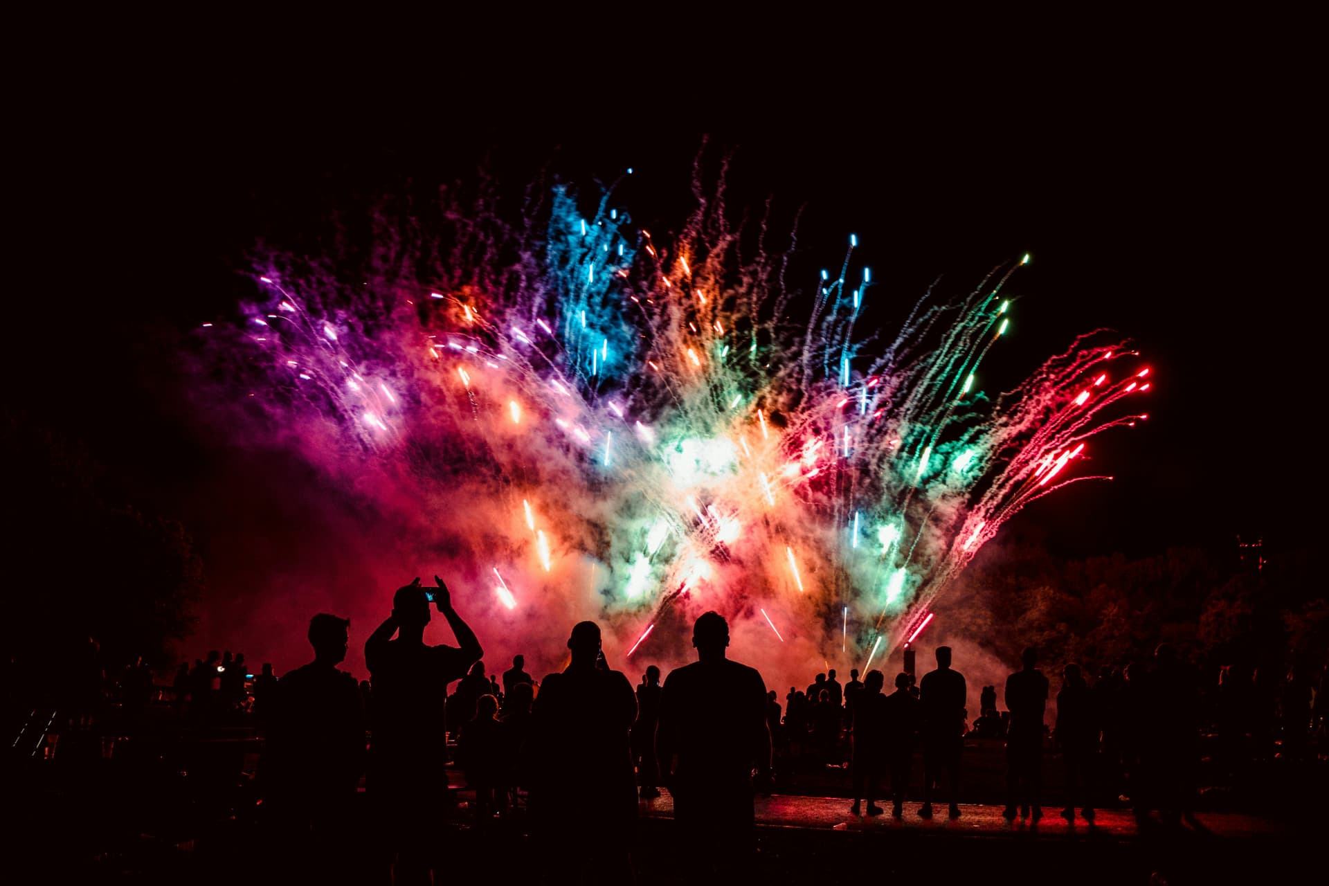 Buy Fireworks Online UK – Stunning Fireworks at Low Prices
