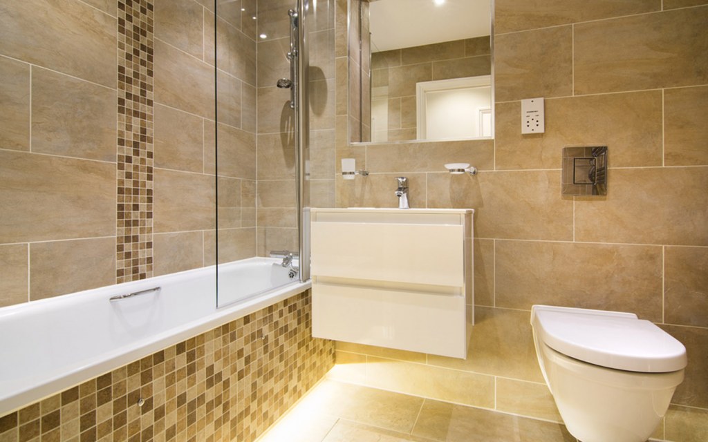 Shower Screens Semi Frameless for Modern Bathrooms