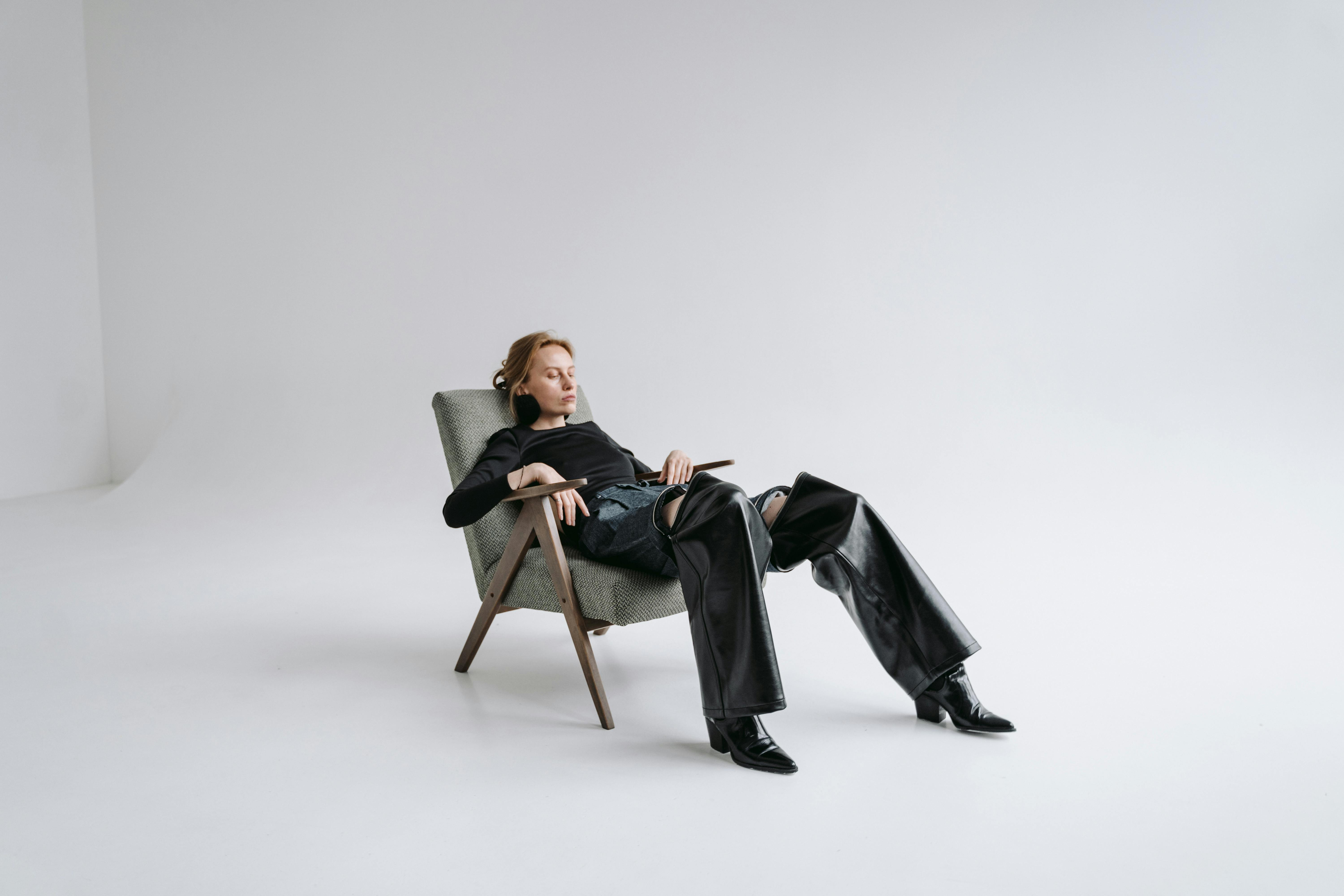 WOMENS CUSTOM SUITS: WHERE ELEGANCE MEETS INDIVIDUALITY