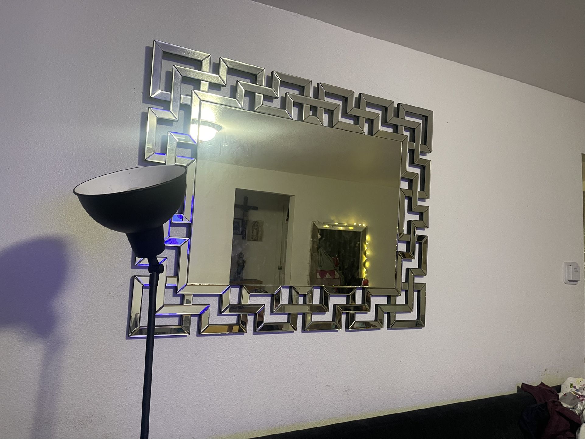 Shop Luxury Modern Mirror Styles for Stylish Homes