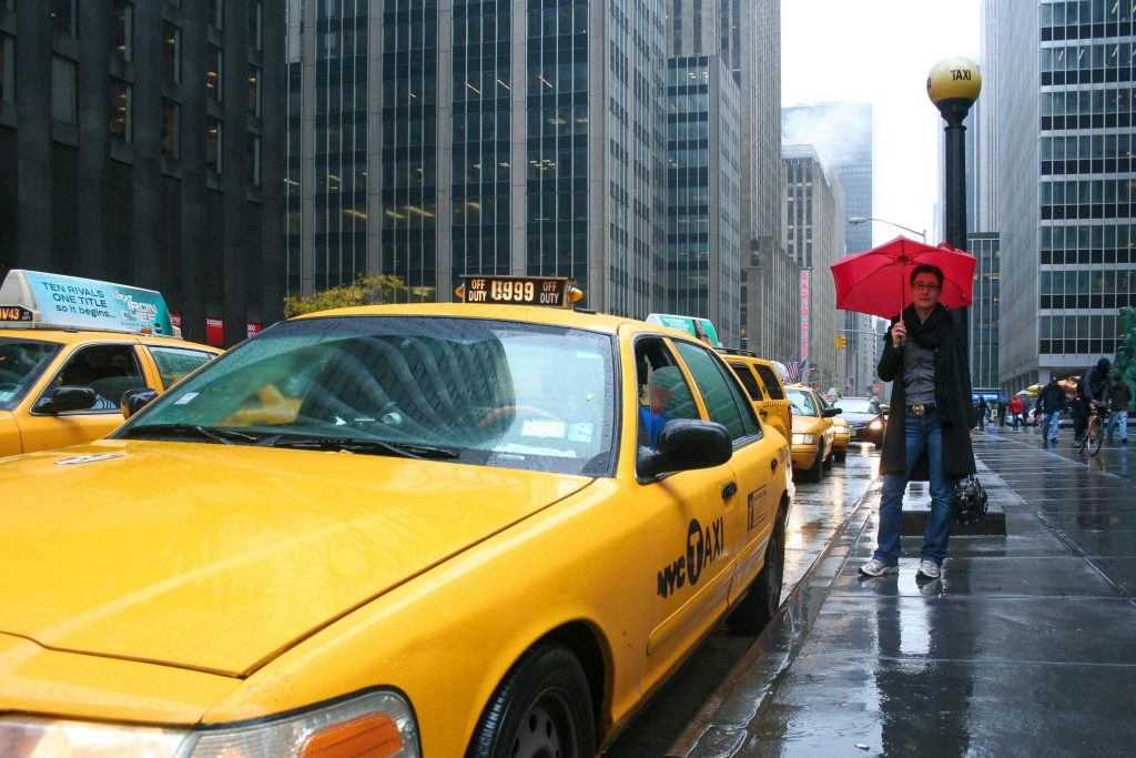 Reliable Cabs in Weybridge: Airport Taxis Weybridge